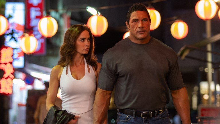 Dwayne Johnson and Emily Blunt in The Smashing Machine
