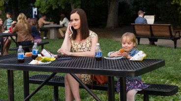 Rory Gilmore answers her cellphone in the Gilmore Girls Netflix special.
