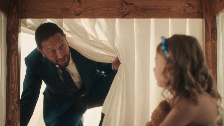 THE BEAR — “Bears”— Season 4 Episode 7 (Streams Thursday, June 26th) Pictured: Ebon Moss-Bachrach as Richard “Richie” Jerimovich, Annabelle Toomey as Eva. CR: FX.